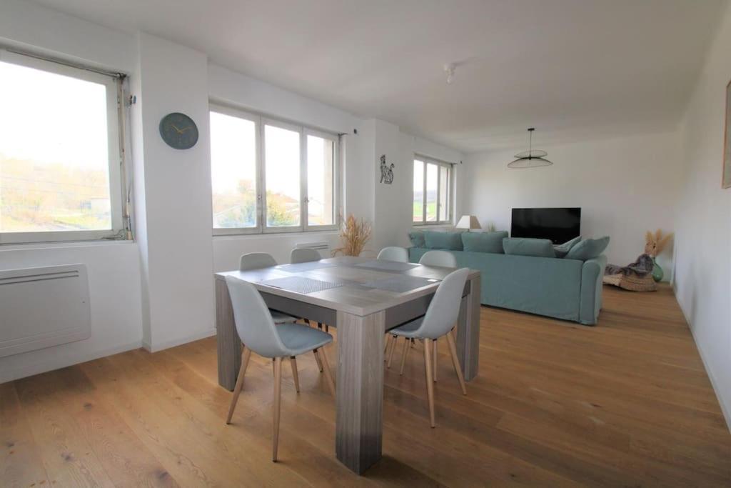 Joli Appartement Au Calme Lay-Saint-Christophe Exterior foto